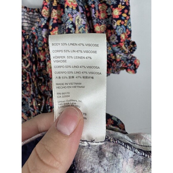Free People Show Me Love Linen Blend Romper Size XL Off The Shoulder Floral - Picture 9 of 11